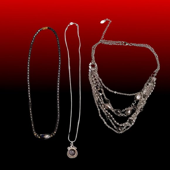 Layered Silver & Black Set 3 Necklace + Brand New Jewelry Travel Box - Picture 1 of 4